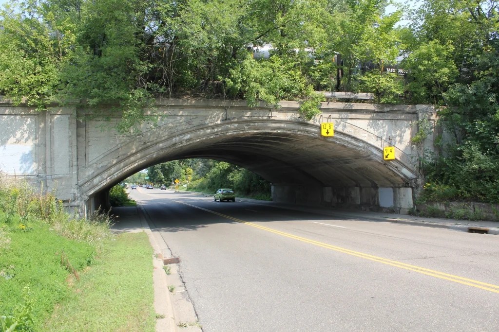 BNSF Lexington Parkway Bridge